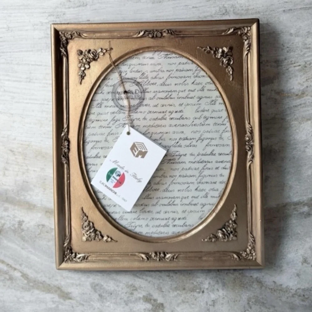 Baroque-style photo frame by Euromarchi, Italy gold ornate oval opening NEW…wood